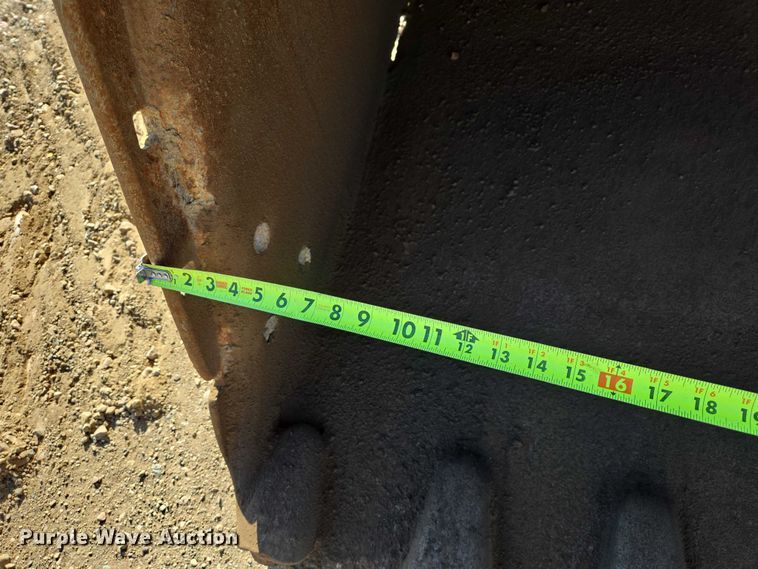 image for item EB1421 2006 Kobelco SK210LC excavator