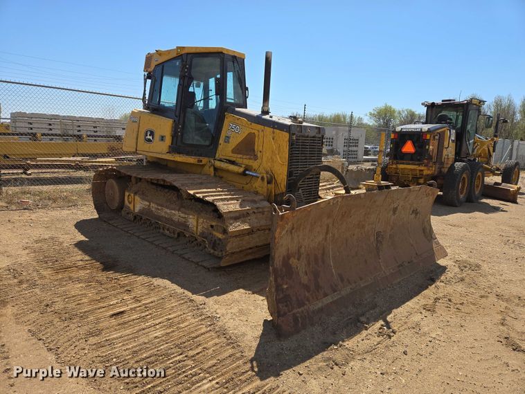 image for item EB1422 2006 John Deere 750J LGP dozer