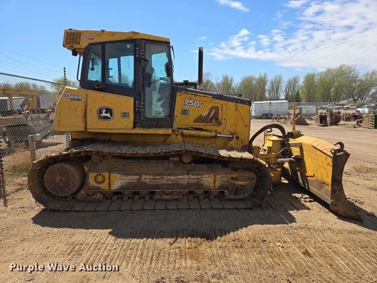 image for item EB1422 2006 John Deere 750J LGP dozer