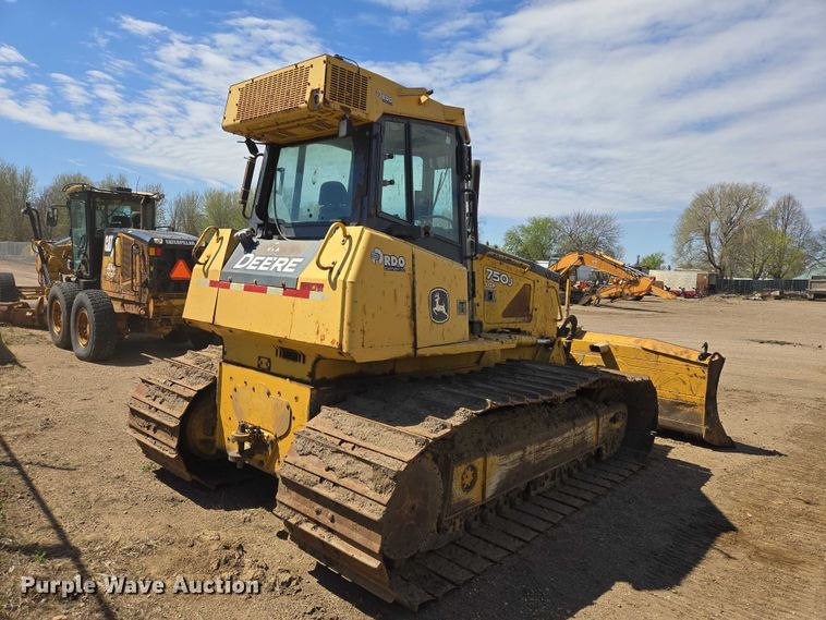 image for item EB1422 2006 John Deere 750J LGP dozer