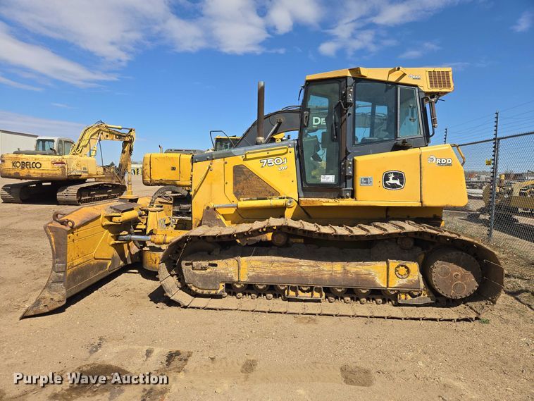 image for item EB1422 2006 John Deere 750J LGP dozer