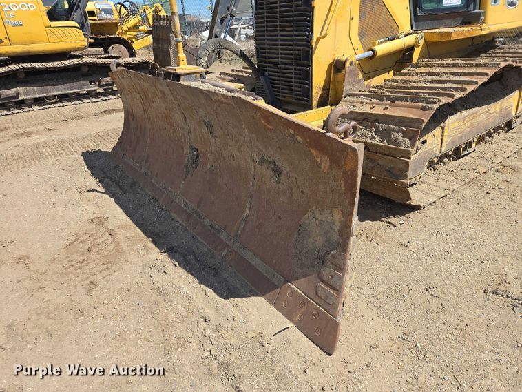 image for item EB1422 2006 John Deere 750J LGP dozer