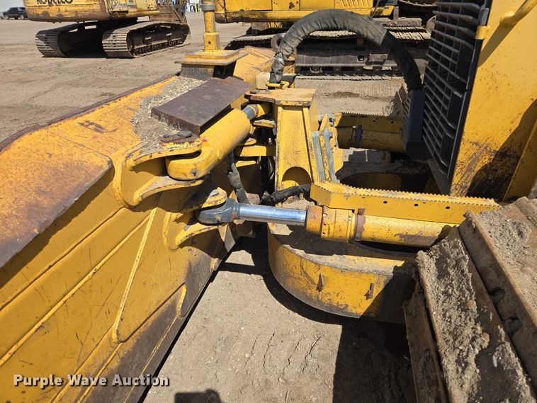 image for item EB1422 2006 John Deere 750J LGP dozer