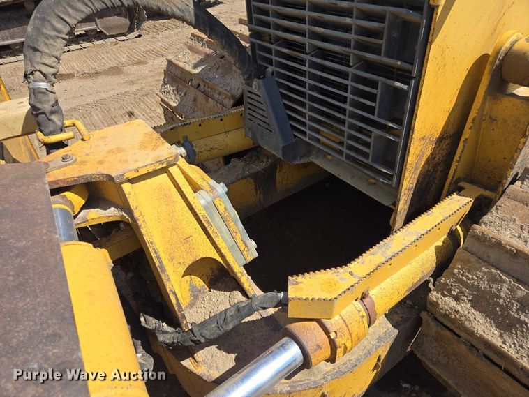 image for item EB1422 2006 John Deere 750J LGP dozer