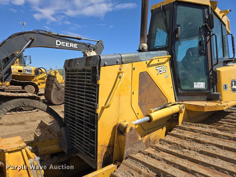 image for item EB1422 2006 John Deere 750J LGP dozer