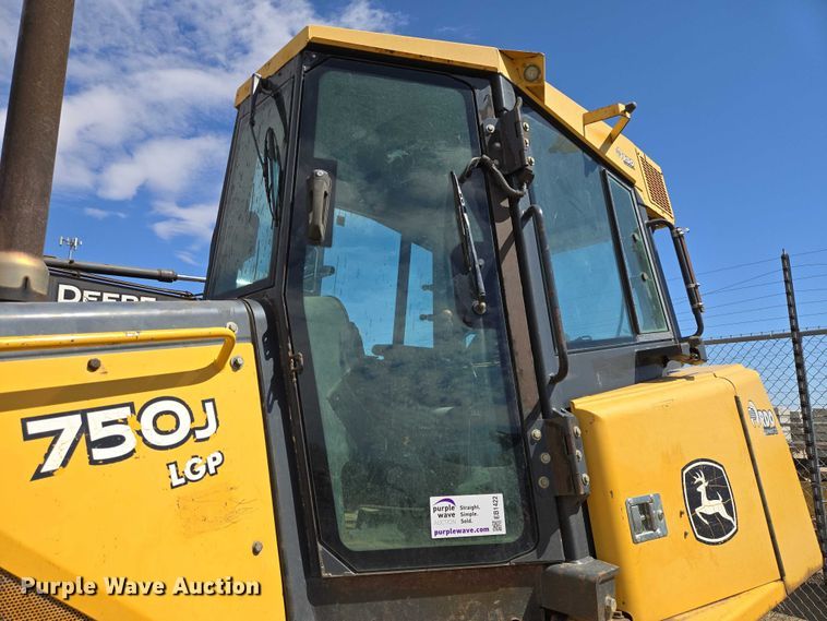 image for item EB1422 2006 John Deere 750J LGP dozer