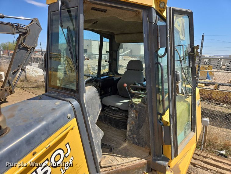 image for item EB1422 2006 John Deere 750J LGP dozer