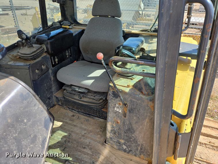 image for item EB1422 2006 John Deere 750J LGP dozer