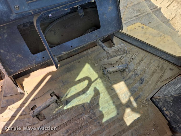 image for item EB1422 2006 John Deere 750J LGP dozer