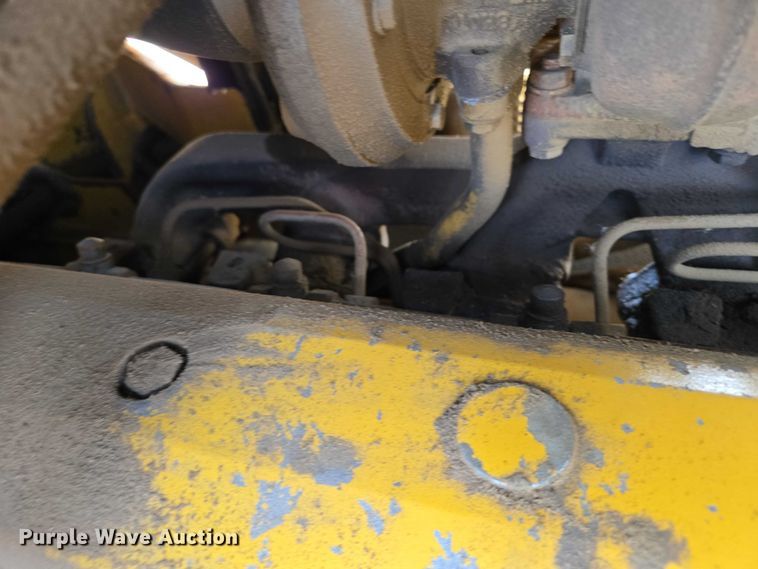 image for item EB1422 2006 John Deere 750J LGP dozer