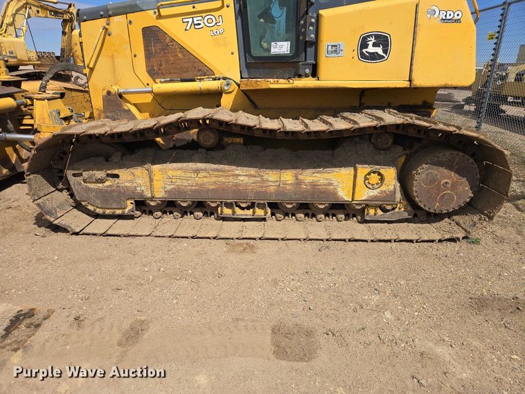 image for item EB1422 2006 John Deere 750J LGP dozer