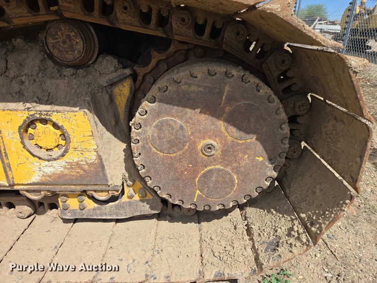image for item EB1422 2006 John Deere 750J LGP dozer