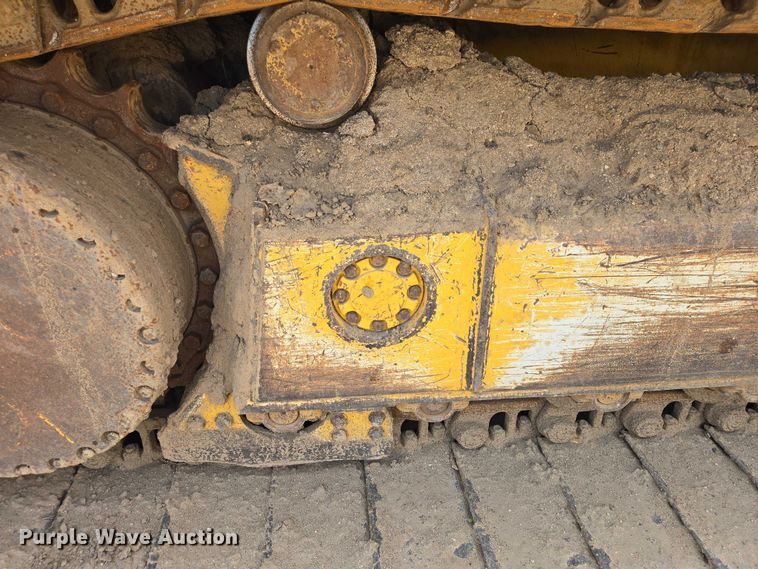 image for item EB1422 2006 John Deere 750J LGP dozer
