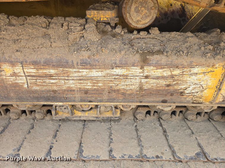 image for item EB1422 2006 John Deere 750J LGP dozer