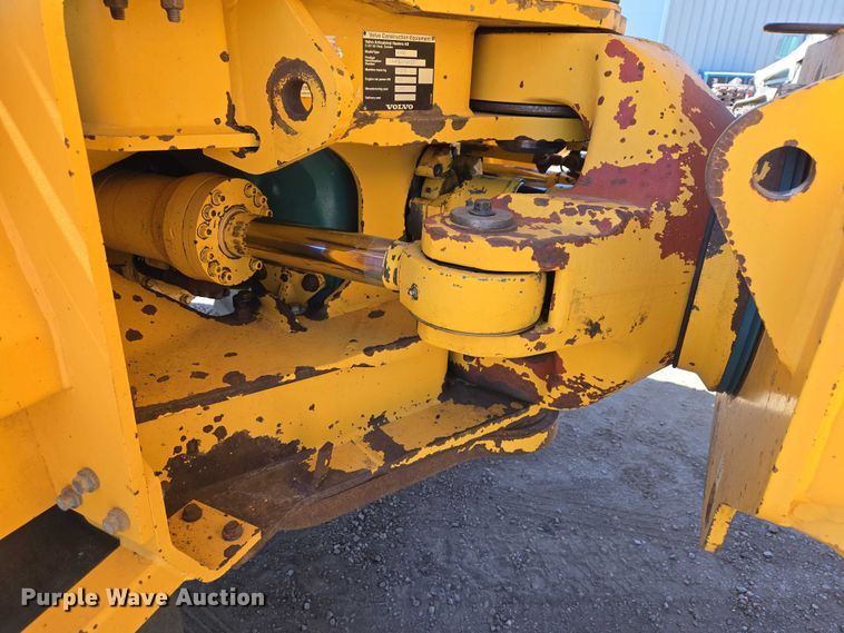 image for item EB1424 2003 Volvo A40D articulated haul truck