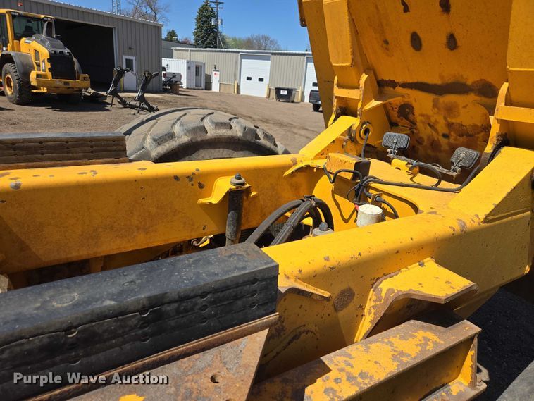 image for item EB1424 2003 Volvo A40D articulated haul truck