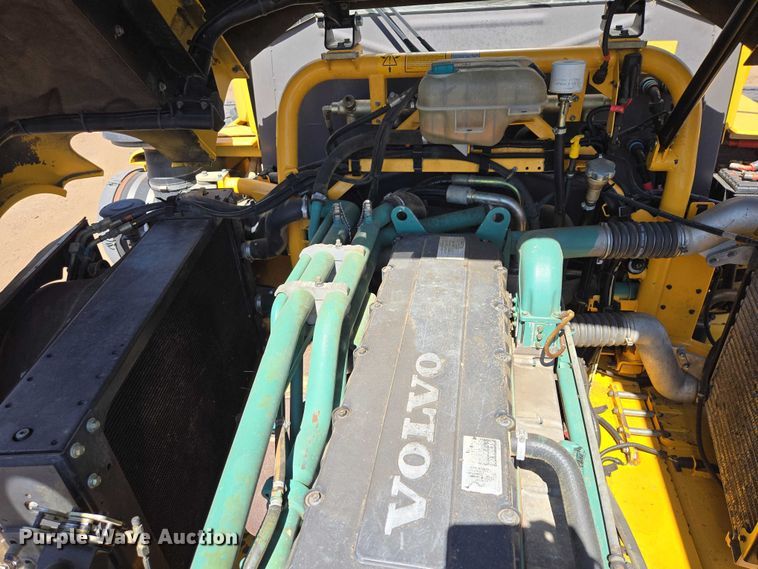 image for item EB1424 2003 Volvo A40D articulated haul truck