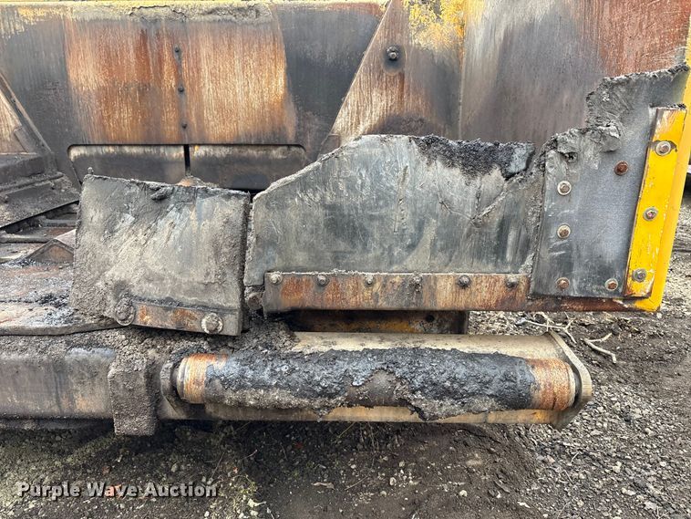 image for item EC8173 1999 Blaw-Knox PF-5510 paver