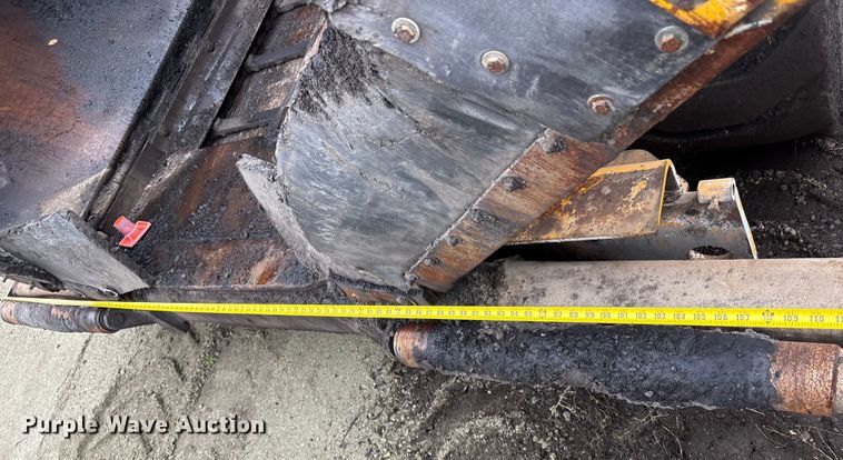 image for item EC8173 1999 Blaw-Knox PF-5510 paver