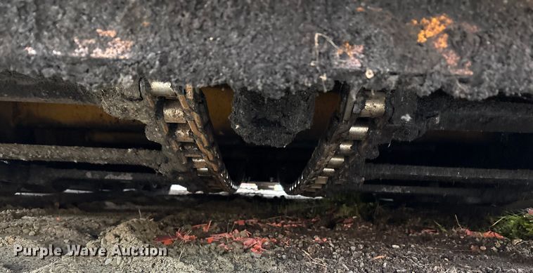 image for item EC8173 1999 Blaw-Knox PF-5510 paver