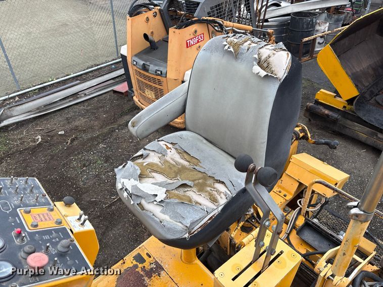 image for item EC8173 1999 Blaw-Knox PF-5510 paver