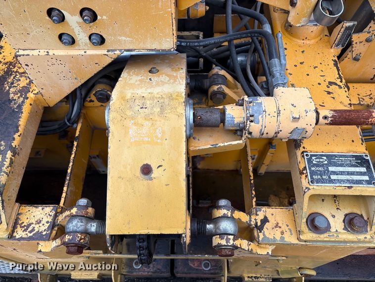 image for item EC8173 1999 Blaw-Knox PF-5510 paver