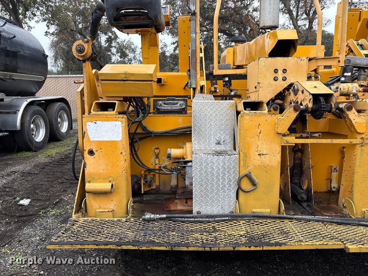 image for item EC8173 1999 Blaw-Knox PF-5510 paver