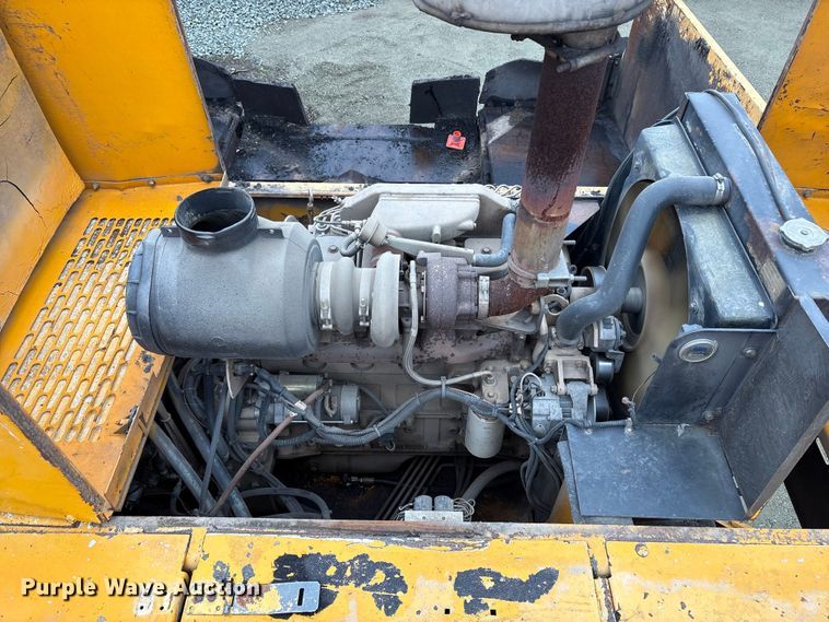 image for item EC8173 1999 Blaw-Knox PF-5510 paver