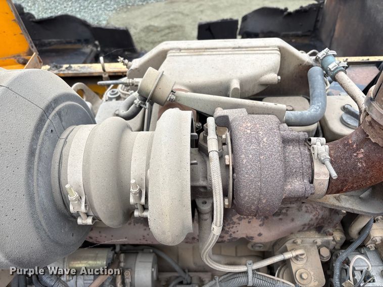 image for item EC8173 1999 Blaw-Knox PF-5510 paver