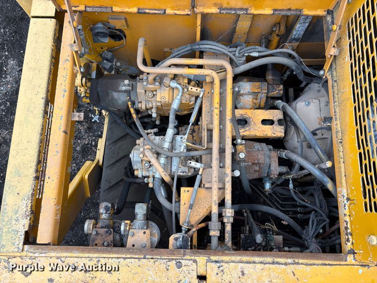 image for item EC8173 1999 Blaw-Knox PF-5510 paver