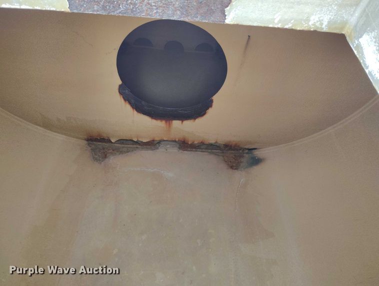 image for item ED0006 2007 Sterling LW4000 WT tank truck