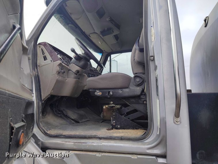 image for item ED0006 2007 Sterling LW4000 WT tank truck