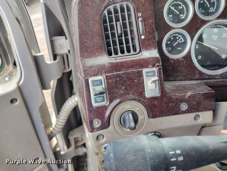 image for item ED0006 2007 Sterling LW4000 WT tank truck