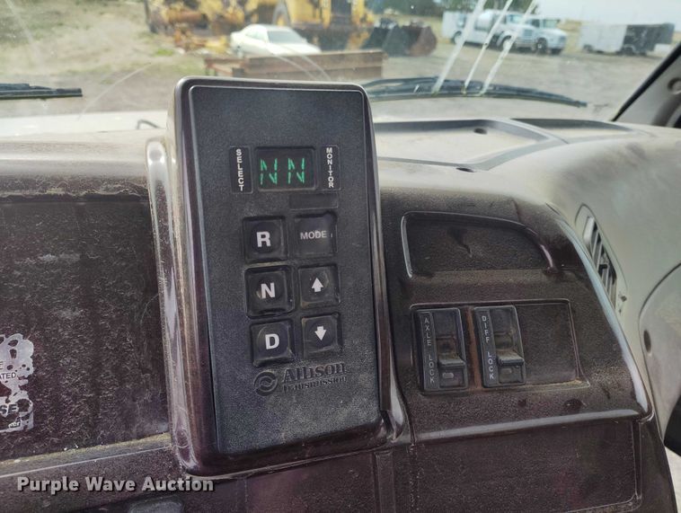 image for item ED0006 2007 Sterling LW4000 WT tank truck