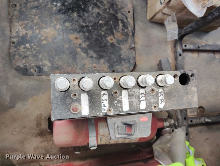 image for item ED0006 2007 Sterling LW4000 WT tank truck