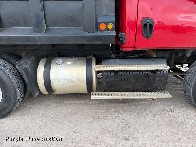 image for item ED5204 2013 Freightliner Cascadia dump truck
