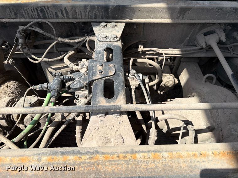 image for item ED5204 2013 Freightliner Cascadia dump truck