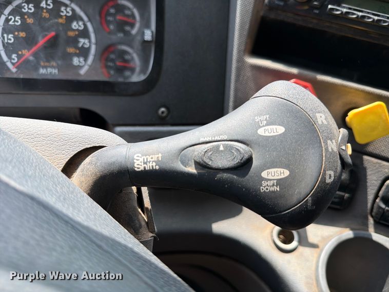 image for item ED5204 2013 Freightliner Cascadia dump truck