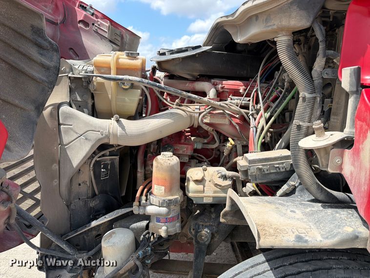 image for item ED5204 2013 Freightliner Cascadia dump truck