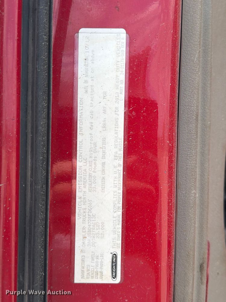 image for item ED5204 2013 Freightliner Cascadia dump truck