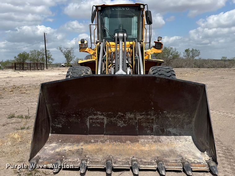image for item ED5205 2006 Volvo L110E wheel loader