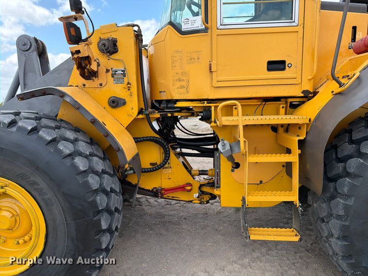 image for item ED5205 2006 Volvo L110E wheel loader