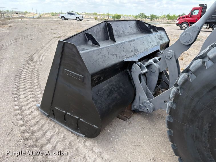 image for item ED5205 2006 Volvo L110E wheel loader