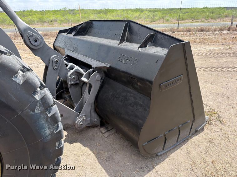 image for item ED5205 2006 Volvo L110E wheel loader