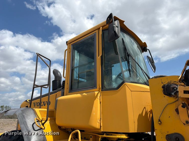 image for item ED5205 2006 Volvo L110E wheel loader