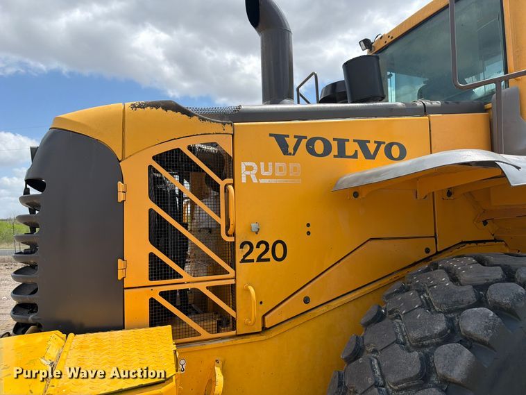 image for item ED5205 2006 Volvo L110E wheel loader