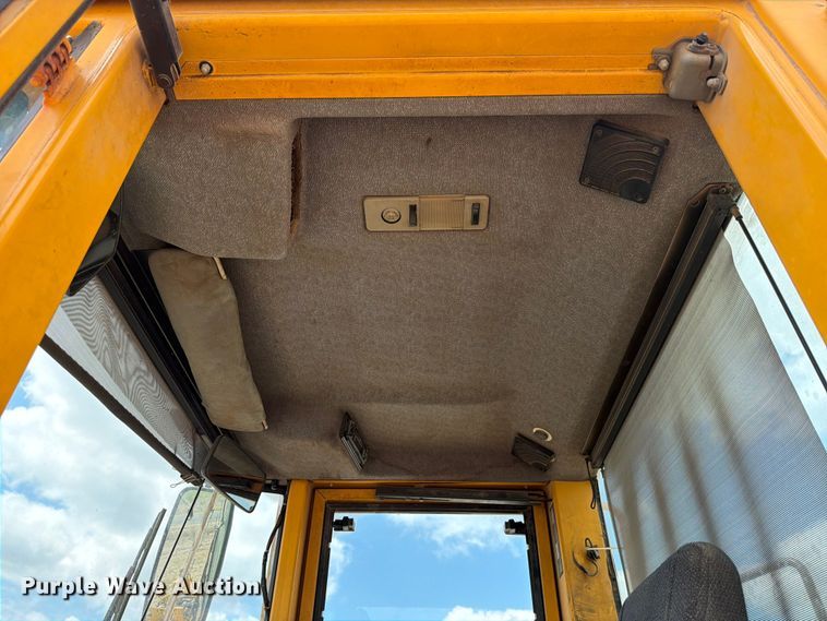 image for item ED5205 2006 Volvo L110E wheel loader