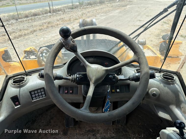 image for item ED5205 2006 Volvo L110E wheel loader