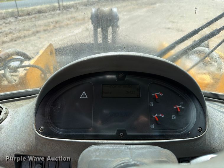 image for item ED5205 2006 Volvo L110E wheel loader