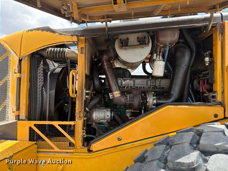 image for item ED5205 2006 Volvo L110E wheel loader